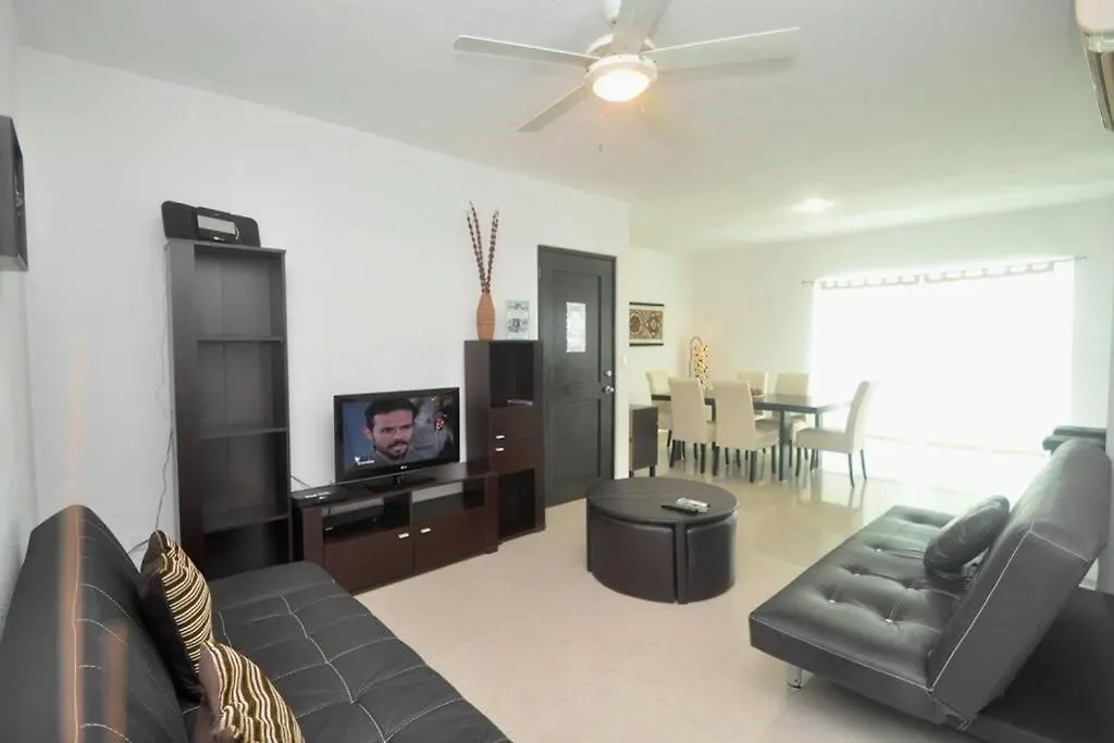 Poolside Tranquil Apartment In 普拉亚卡门 0*,