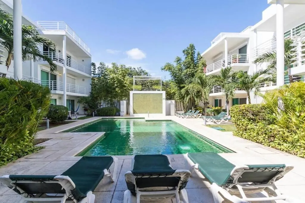 Poolside tranquil apartment in Playa del Carmen